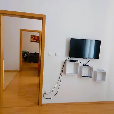 Prostorny V Centru 3 Kk 80 M2