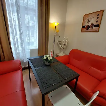 Spacious 2-bedroom In Center 80 M 公寓 *